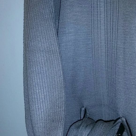 A beautiful blouse. - Picture 4 of 5